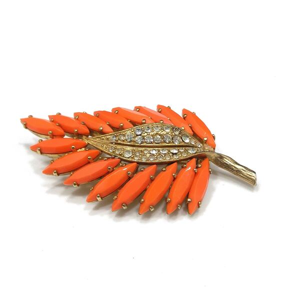 Vintage 1950s Leaf Brooch, Bright Orange Rhinestones, Gold Plated - Picture 5 of 10